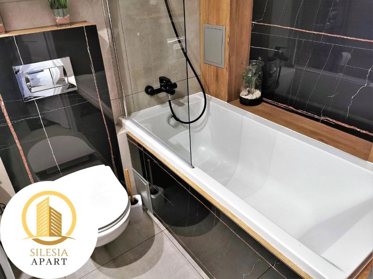 Apartament Granatowy Тичи Екстериор снимка