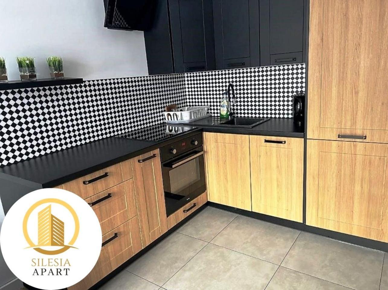 Apartament Granatowy Тичи Екстериор снимка